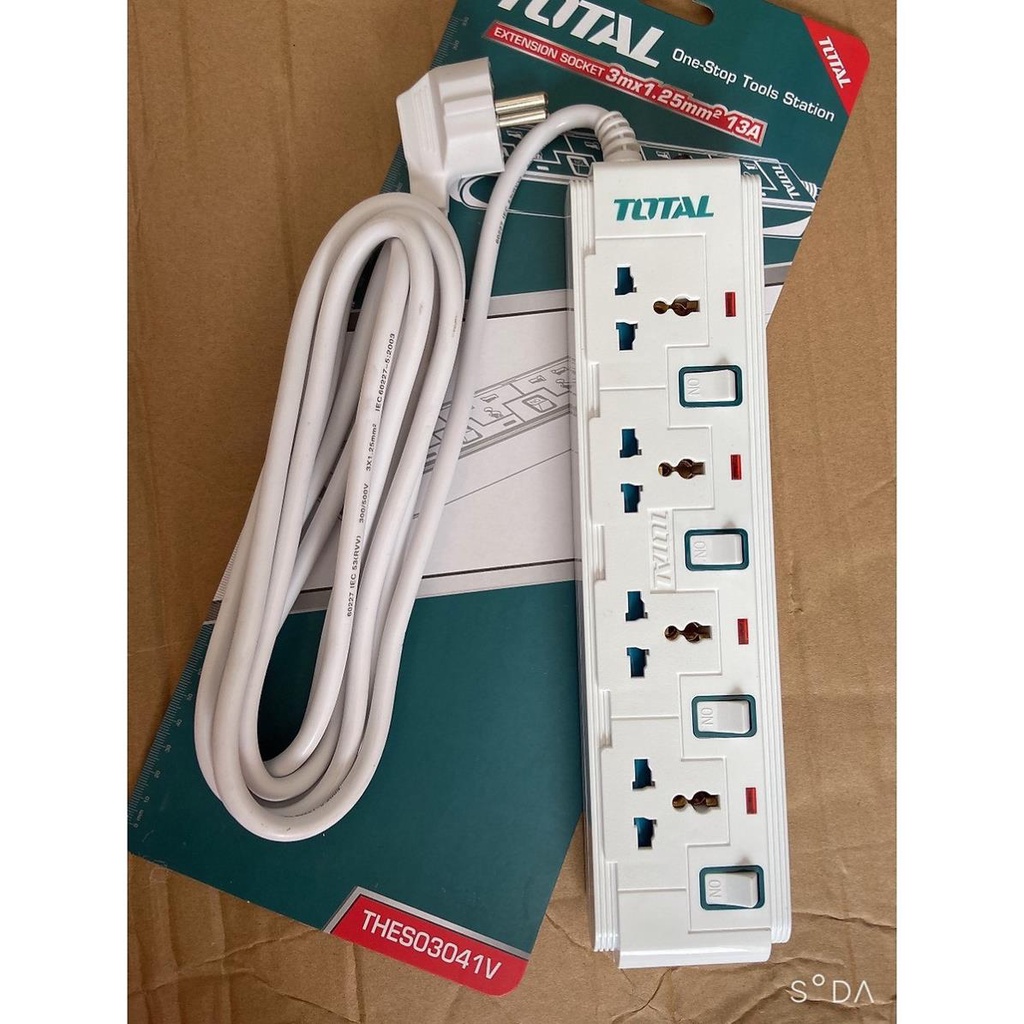 Ổ cắm điện dài 3m 13A Total THES03041V