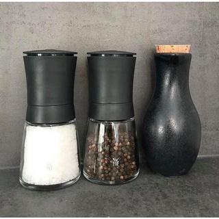 Set xay muối tiêu WMF gồm 2 chiếc nắp đen