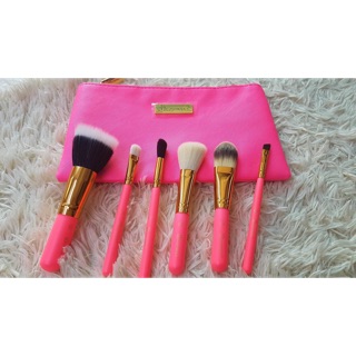Ng có sẵn 🎺🎺 🎀🎀🎀 bộ cọ 6 cây bh cosmetic