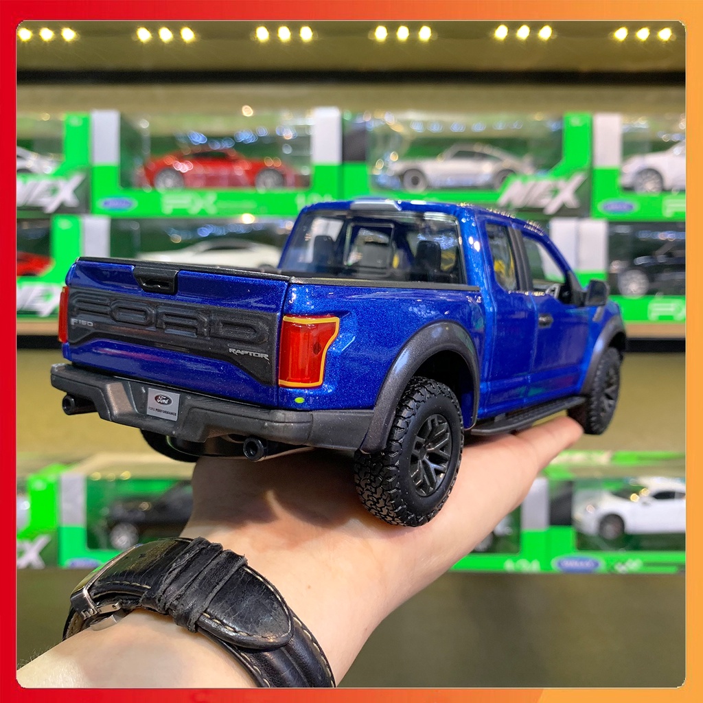 Mô hình xe Ford F-150 Raptor tỉ lệ 1:24 của hãng Maisto