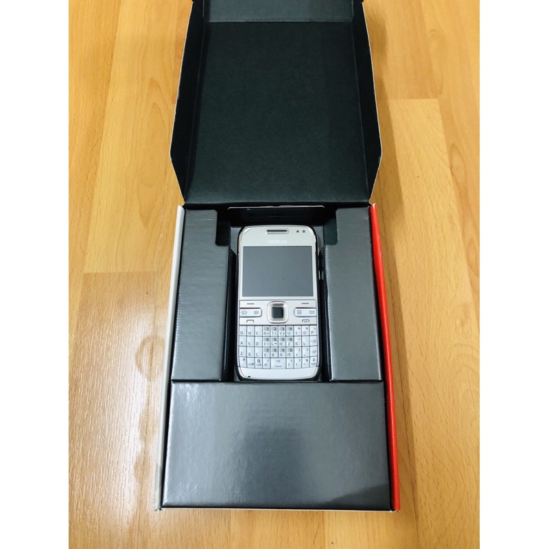 Điện thoại Nokia E72 fullbox
