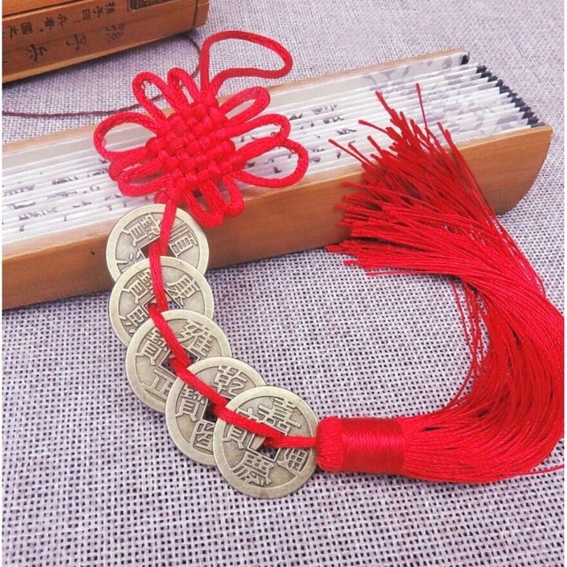 Đông xu ngũ đế mang may mắn