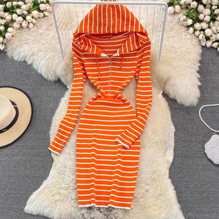 Đầm tay dài dáng ôm phối nón, đầm body dài tay kiểu nón áo khoác