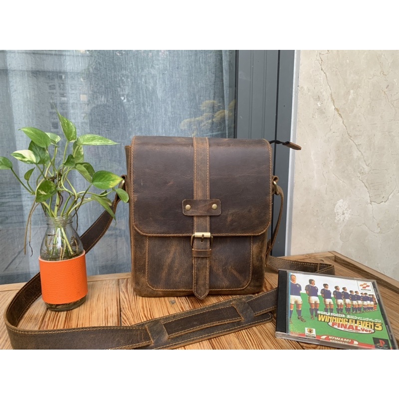 TÚI ĐEO CHÉO - DA BÒ THẬT - DA SÁP NGỰA ĐIÊN Buffalo Leather BF103 - Thời trang Nam