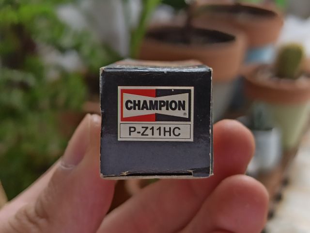 Bugi Champion P-Z11HC made USA ( chân ngắn - 10mm)