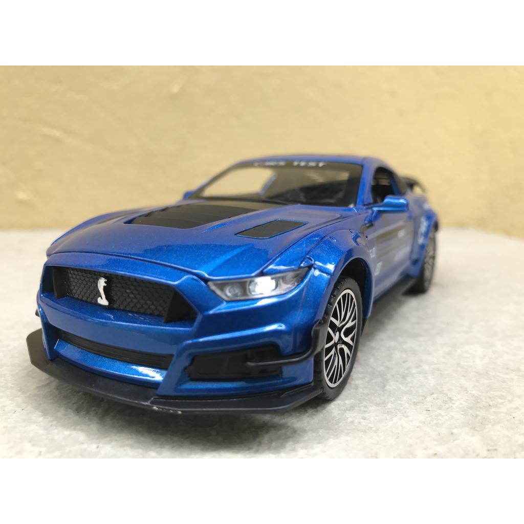 Mô hình xe FORD Mustang GT500 Shelby 2021 - 1:32