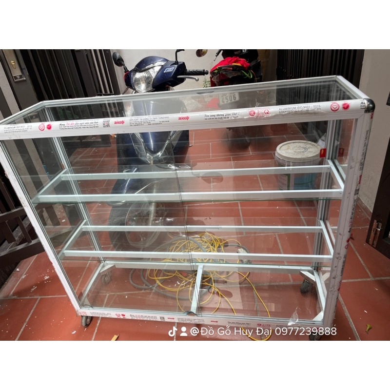 Cho thuê tủ kính