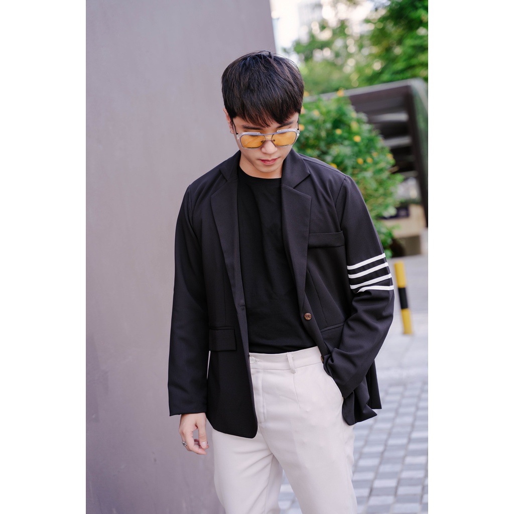 Áo khoác blazer nam MALTRIK đen kẻ tay trắng nổi bật chất vải Hàn tuyết mưa dày dặn có size lớn đến 110kg