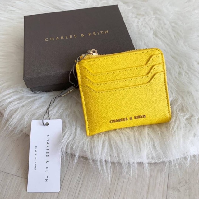 Ví Đựng Thẻ Hiệu Charles And Keith Giá Đỡ