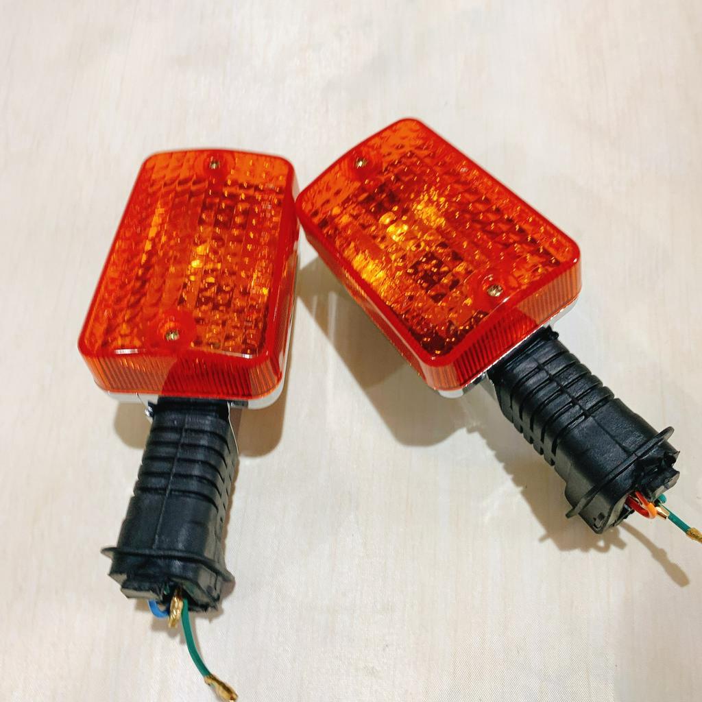 Bộ 2 đèn xin nhan sau xe Cub 82 đời cũ loại đẹp