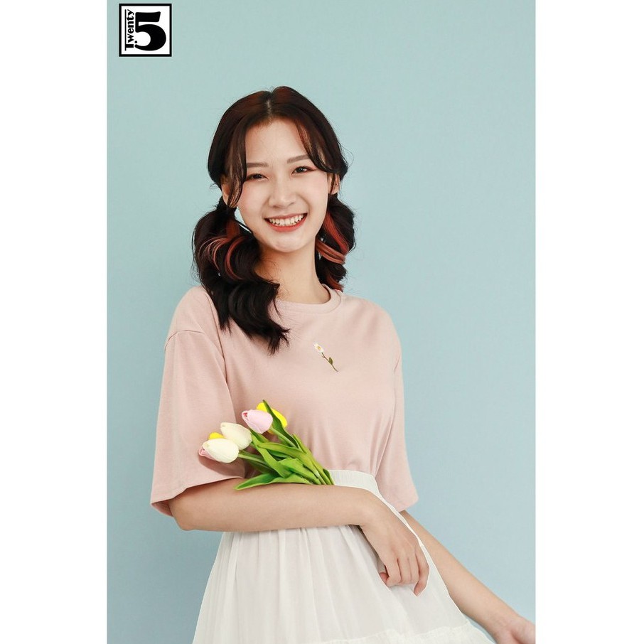 Áo phông rộng, thêu hoa cúc, chất cotton mịn Twentyfive 3750