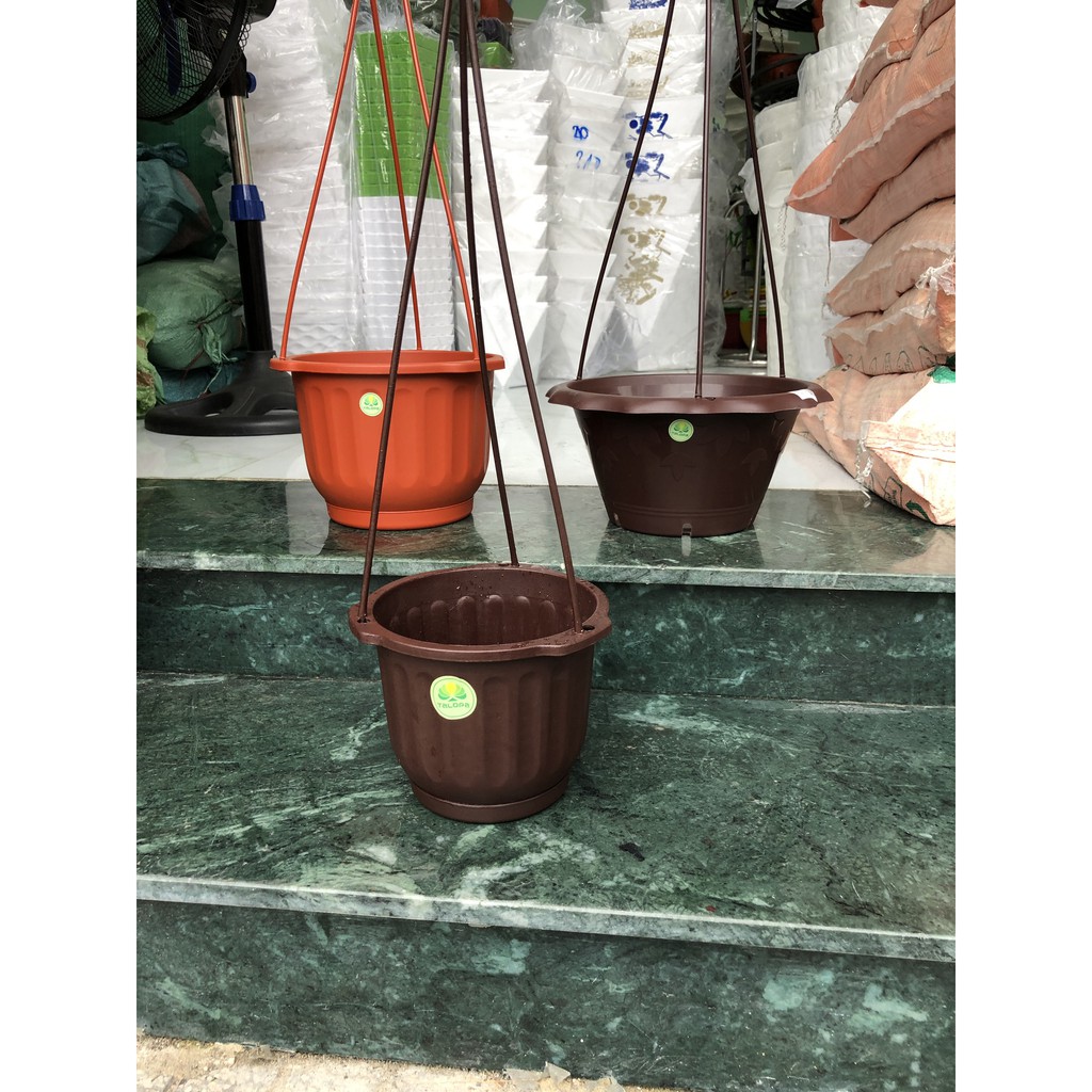 Chậu treo có đế lót