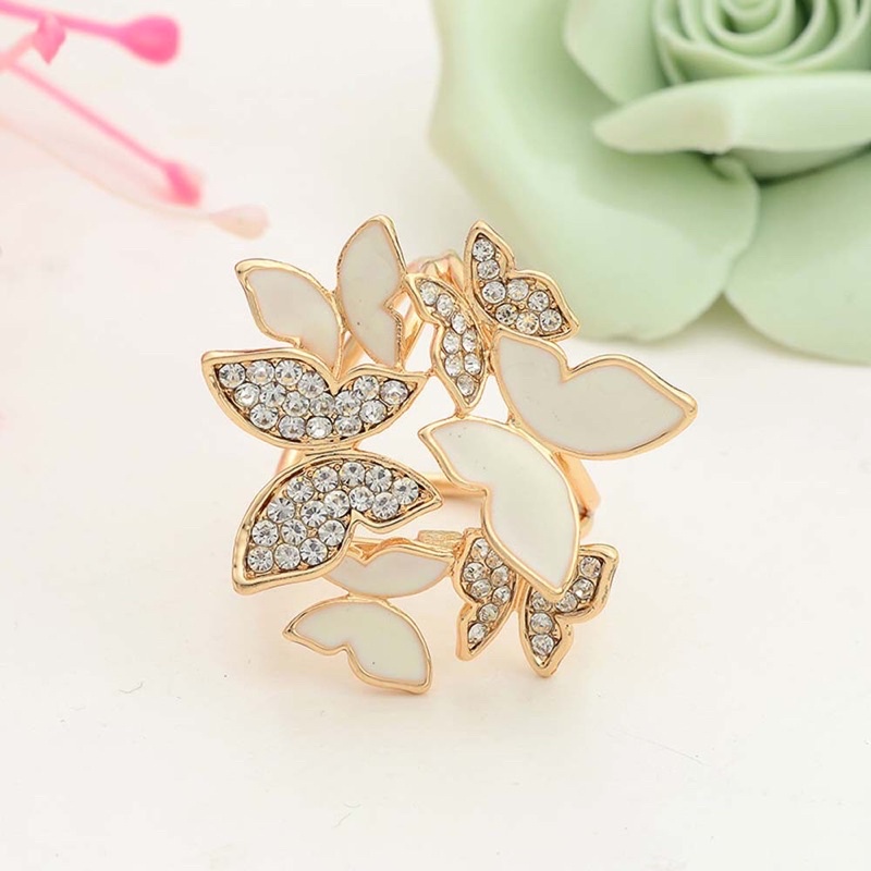 Khuy Cài Khăn Lụa, Khuyên Cố Định Khăn Voan Phong Cách Thanh Lịch
