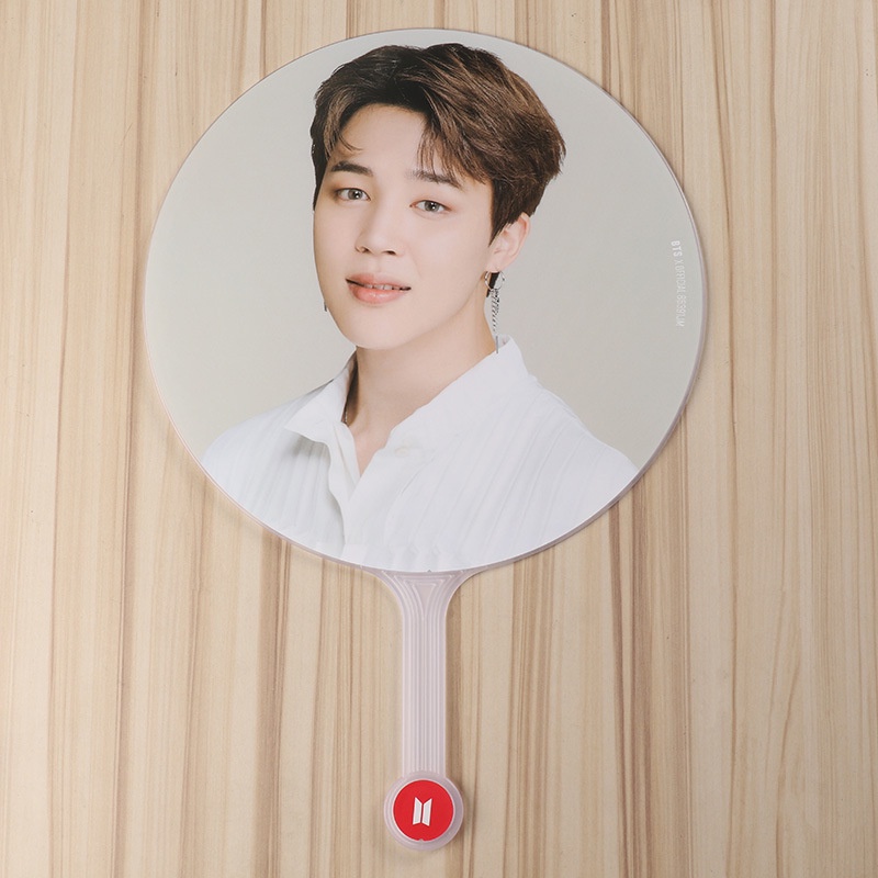Quạt Cầm Tay Bằng Nhựa PVC In Hình Nhóm Nhạc Bts