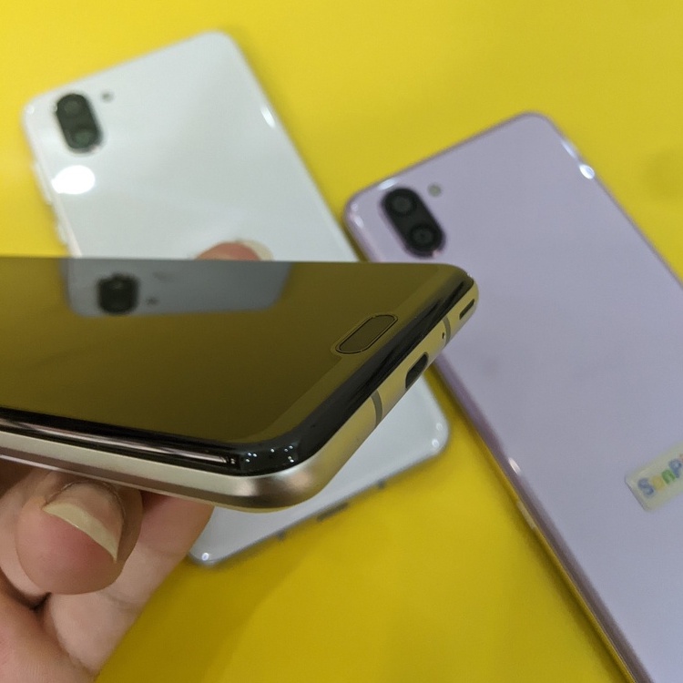 Sharp Aquos R3 Điện Thoại Chip Snapdragon 855 Ram 6Gb, Bộ Nhớ 128Gb, Màn 2K . Chiến Mọi Loại Game. Sơn Pixel