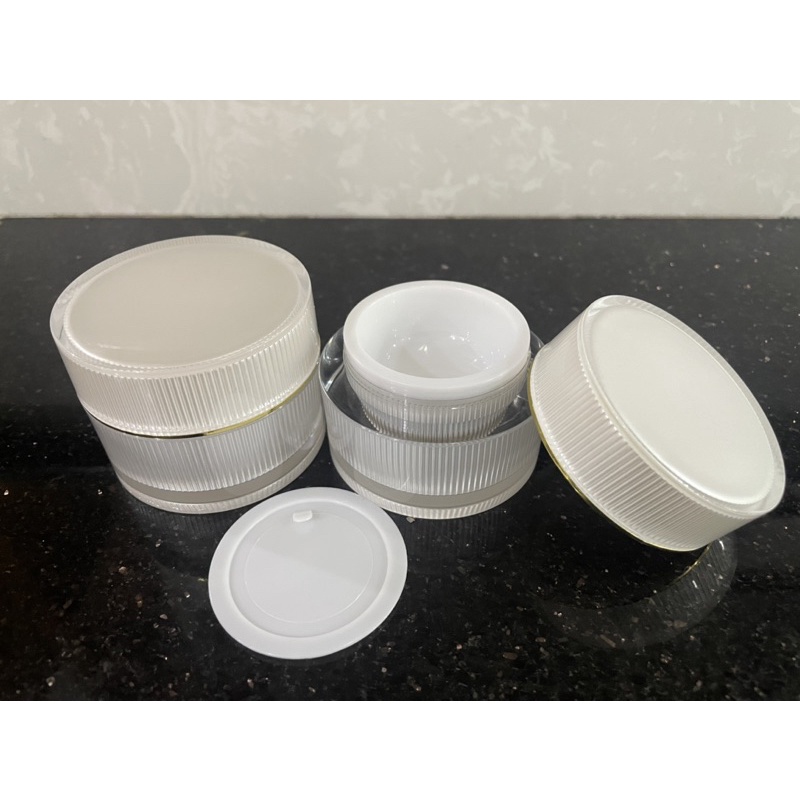 Hũ Đựng Kem 20,30g vân sọc viền vàng