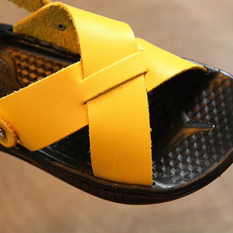 Giày sandal da mềm mại đi biển cho bé