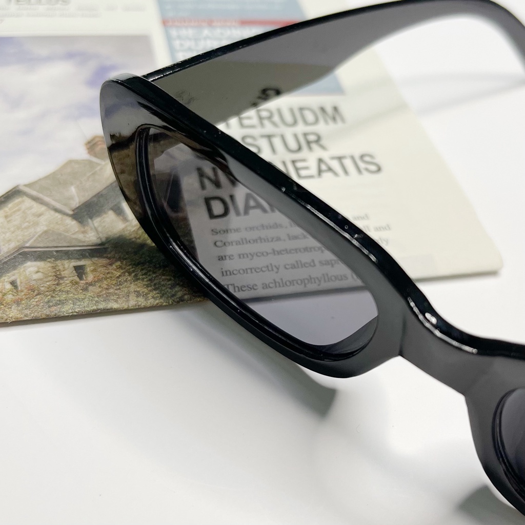 Mắt kính không độ gọng vuông màu đen thời trang dành cho nam và nữ