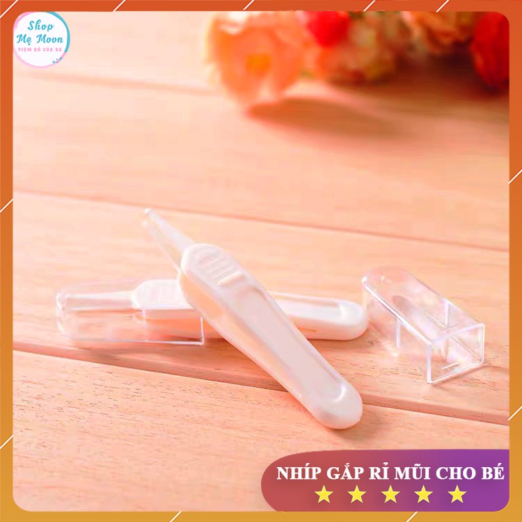 Nhíp gắp rỉ mũi có đầu bo tròn không gây tổn thương đến niêm mạc mũi nhạy cảm của bé