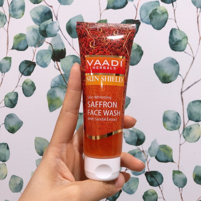 Sữa rửa mặt Nhụy Hoa Nghệ Tây trắng da, làm sạch sâu, an toàn và lành tính - Vaadi Saffron 60 ml