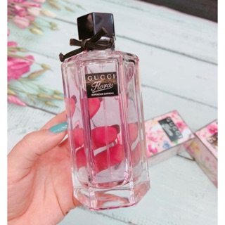NƯỚC HOA GUCCI FLORA BY GUCCI GORGEOUS GARDENIA LIMITED hương quả đào và hoa dành dành nữ tính , sắc sảo , tinh tế