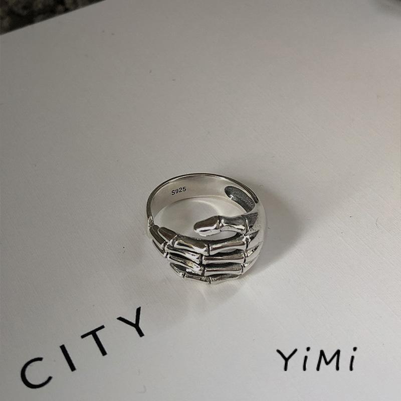 Nhẫn kim loại hình xương bàn tay kiểu dáng độc đáo cá tính