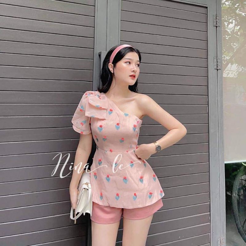 Set áo lệch nơ vai bông gòn + short tafta.
