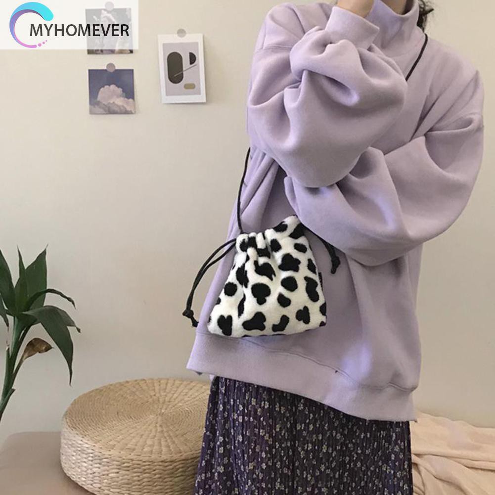 Túi xách messenger nhỏ nhồi bông đeo chéo vai in họa tiết bò sữa có dây rút thời trang cho nữ