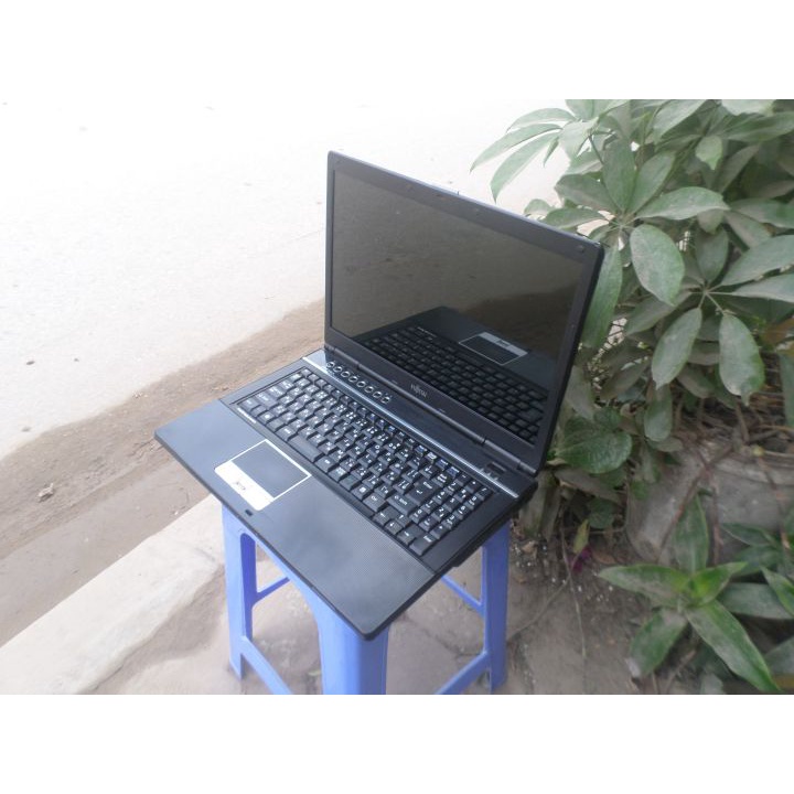 LAPTOP FUJITSU FMV NF/B70, XÁCH TAY NHẬT BẢN, 15 INCH HD, BÀN PHÍM ANH-NHẬT