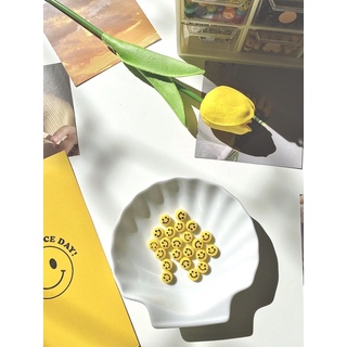 Hạt charm mặt cười màu vàng
