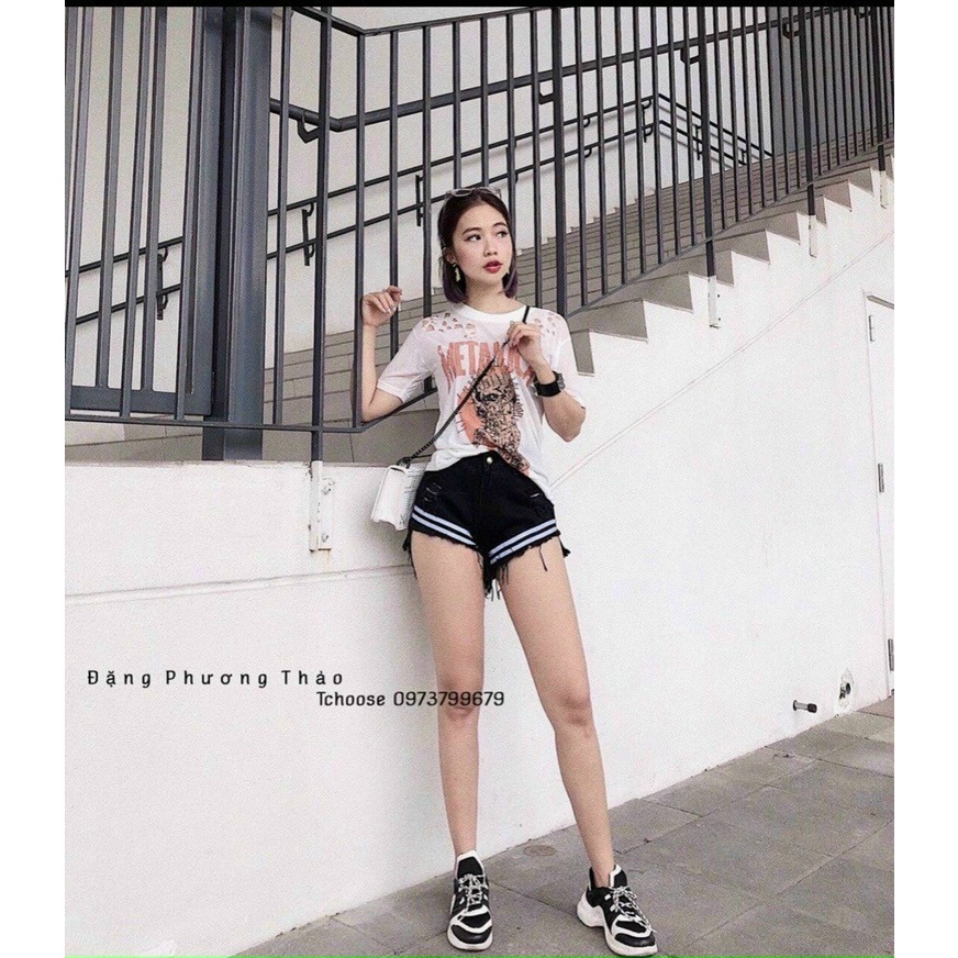 Quần Short Kaki Kèm Sọc Đen Ren Phối Hai Túi Sang Trọng  TTSLA0846