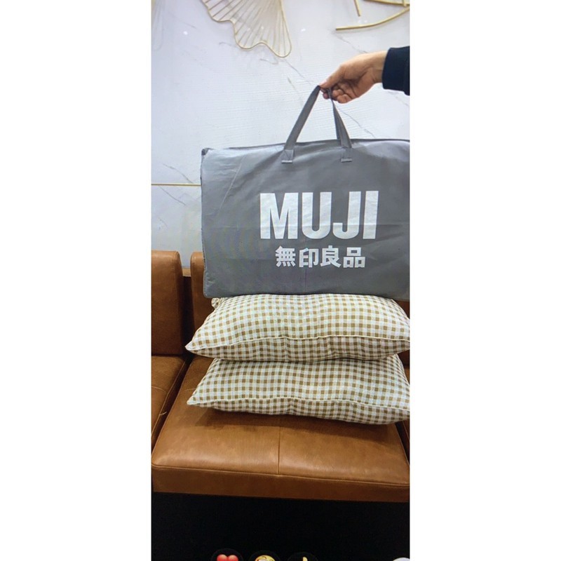 MỘT ĐÔI GỐI BÔNG MUJI MÀU KẺ SANG CHẢNH