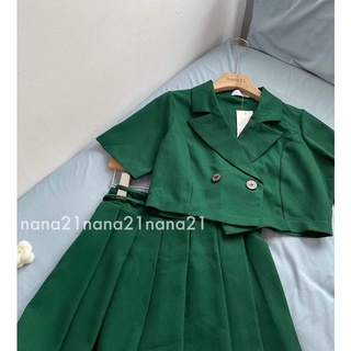 Set áo croptop và chân váy