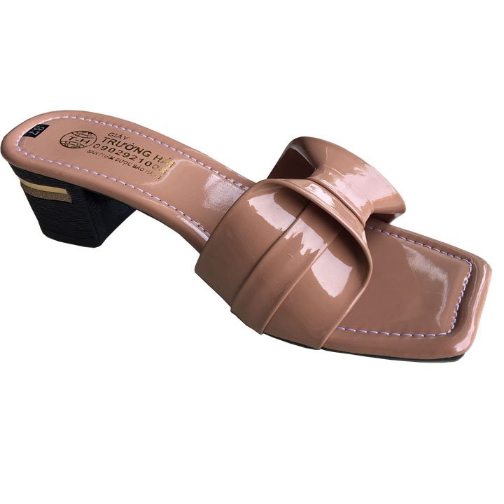 Dép nữ cao gót Trường Hải đế vuông cao 4cm màu vàng bò QNN0269