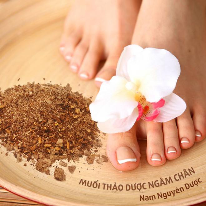 ( GIẢM ĐAU CHÂN) Bột Muối Thảo Dược Ngâm Chân (500gram) - Nam Nguyên Dược