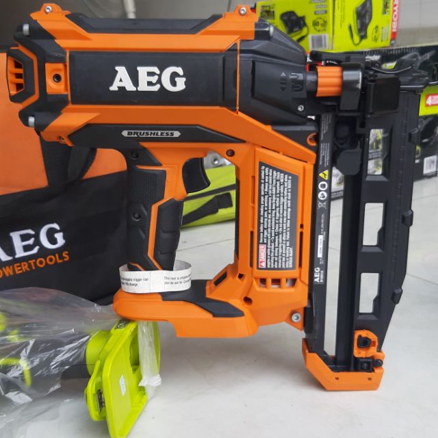 Máy bắn đinh pin aeg