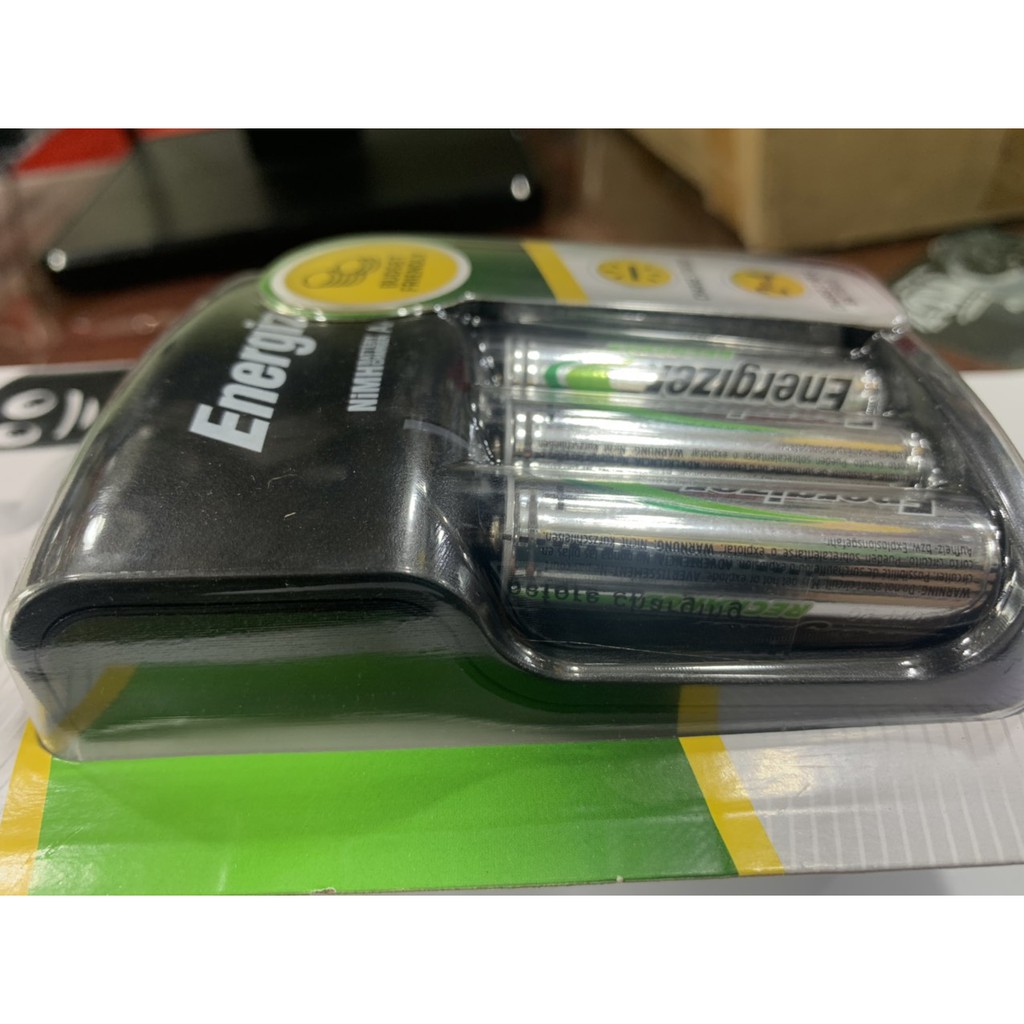 Bộ sạc pin AA, AAA Energizer Charger CHVCM4 kèm 4 pin Energizer AA 2000mAh ( BH 6 Tháng ).