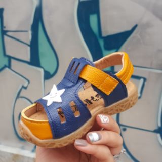 Giày sandal bé trai