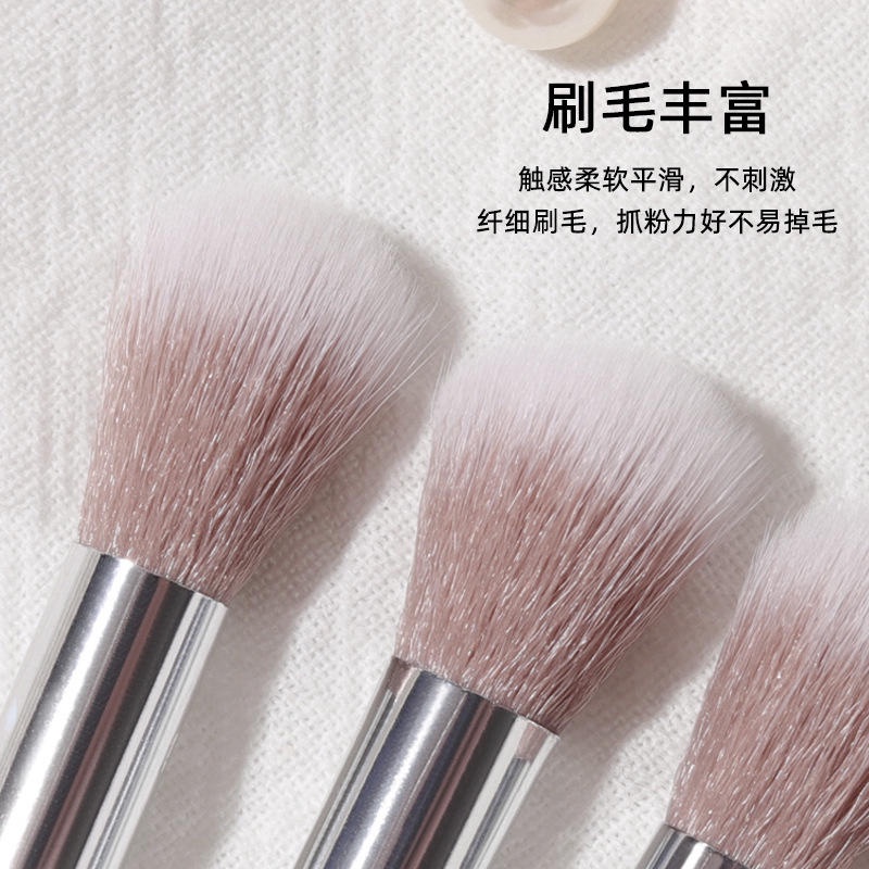 1 Cọ Trang Điểm Lông Mềm