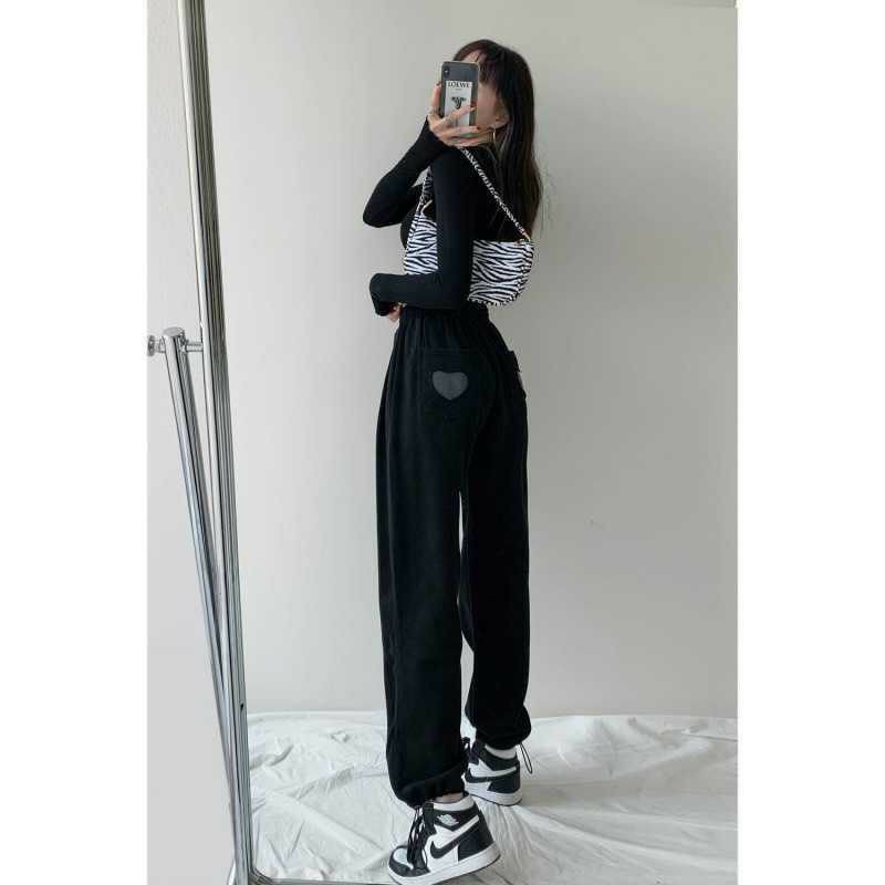 Quần jogger trái tim - Quần nỉ chun ống HS