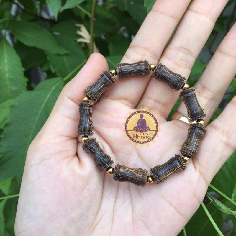 Vòng tay trầm hương sánh chìm cao cấp.