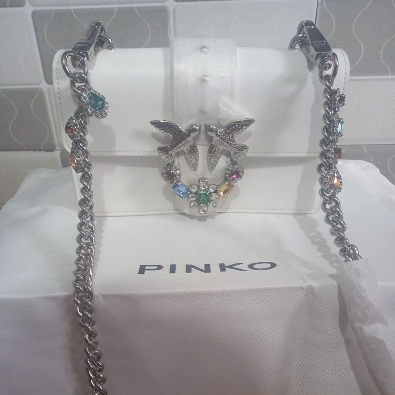 Túi xách Pinko đeo chéo đeo vai có gắn ngọc cực sang dành cho các chị em