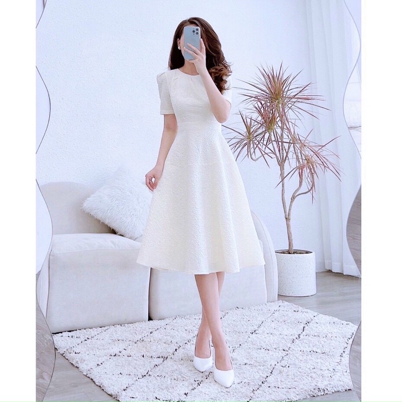 Đầm Trắng Công Sở Gấm Xốp Tyfashion Xòe Cổ Tròn S M L XL