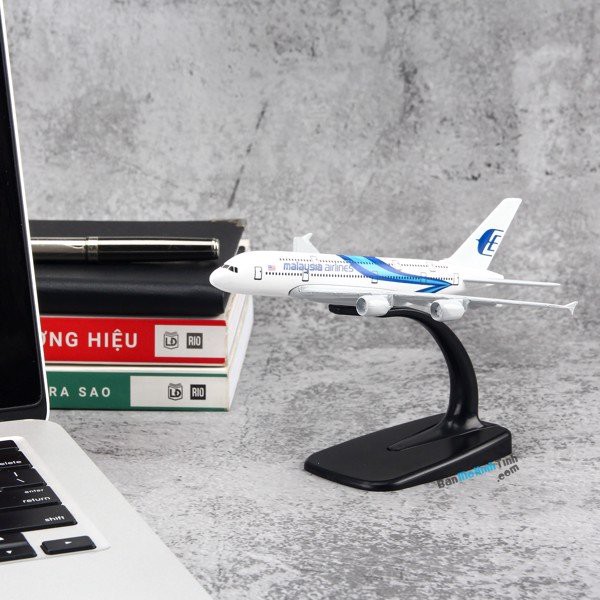 Mô hình máy bay Malaysia Airlines 16cm Everfly