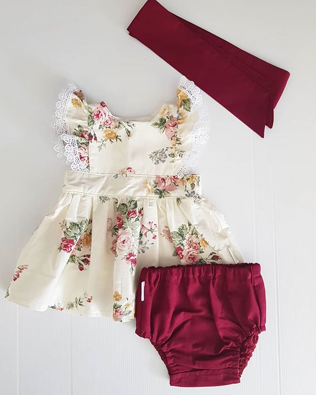 Set áo không tay in họa tiết hoa kèm quần short thời trang dễ thương cho bé gái