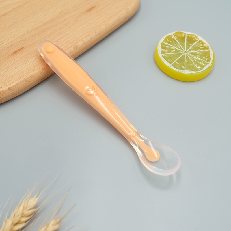 Muỗng Tập Ăn Bằng Silicon Mềm Chống Trượt Cho Bé