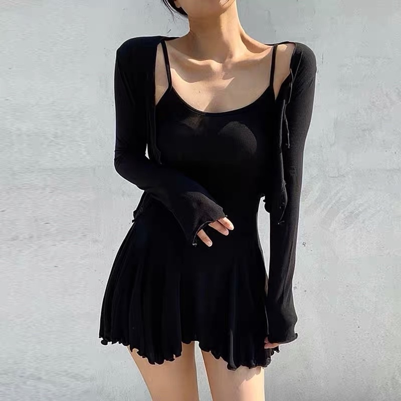 SET ĐẦM BODY CON XOÈ CHÂN KÈM ÁO KHOÁC