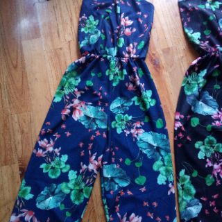 Jumpsuit Cổ Yếm Quảng Châu
