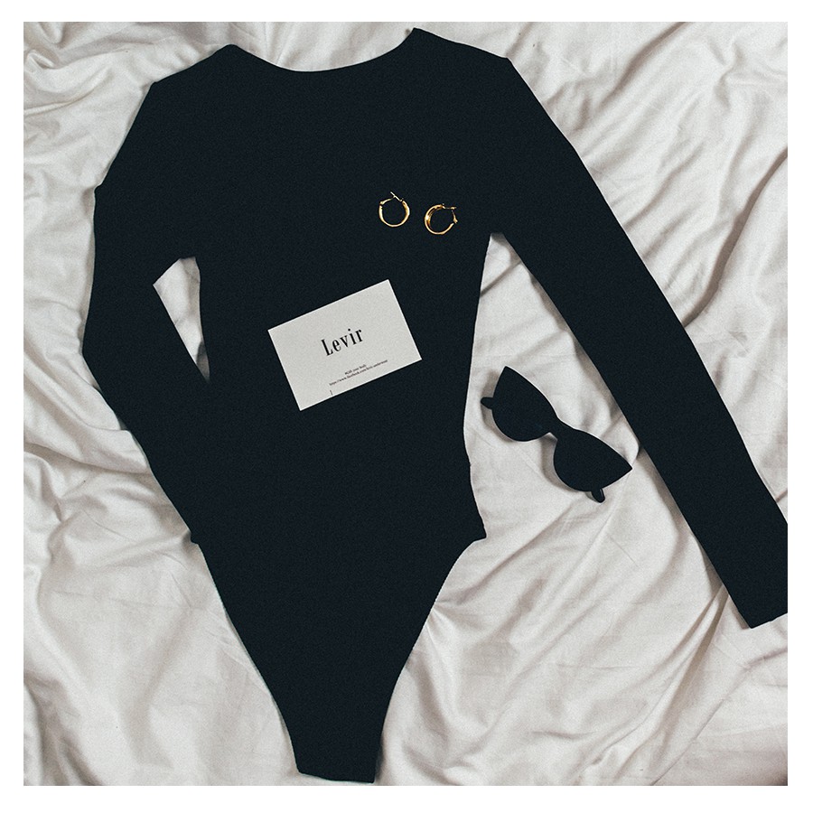 Áo Bodysuit ôm trơn cổ vuông dài tay nữ BASIC LEVIR | BigBuy360 - bigbuy360.vn