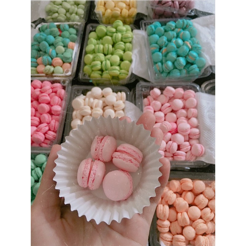 Macaron mini size ( Đựng trong hộp nhựa nắp nhôm cao cấp )